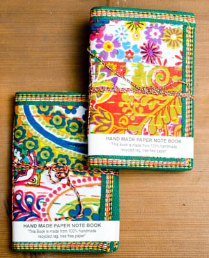 カンタ刺繍の手造りノート(アソート) たて15cmx横10cmの個別写真