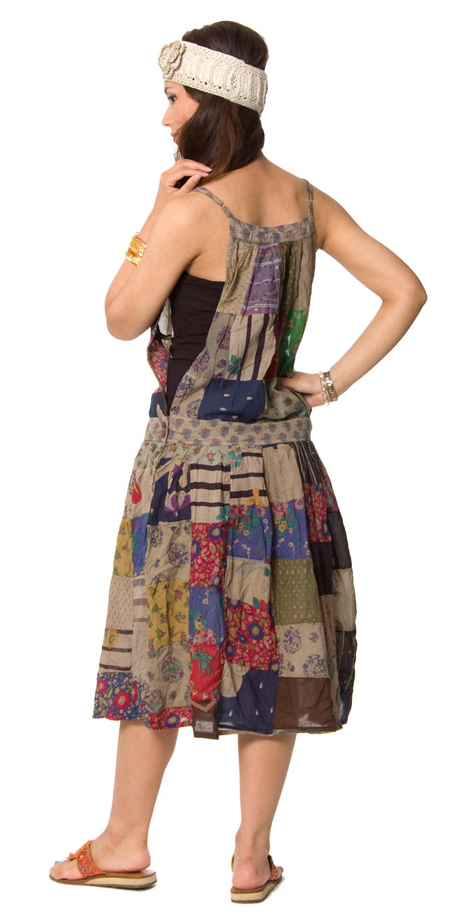 サイドボタン ローウェストワンピース 【パッチワーク・ベージュ系】2-後ろ姿はこんな感じです。\