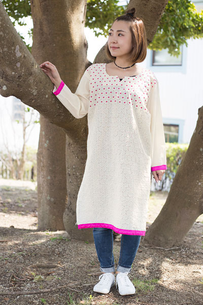 ラウンド刺繍シンプルドットクルティの個別写真