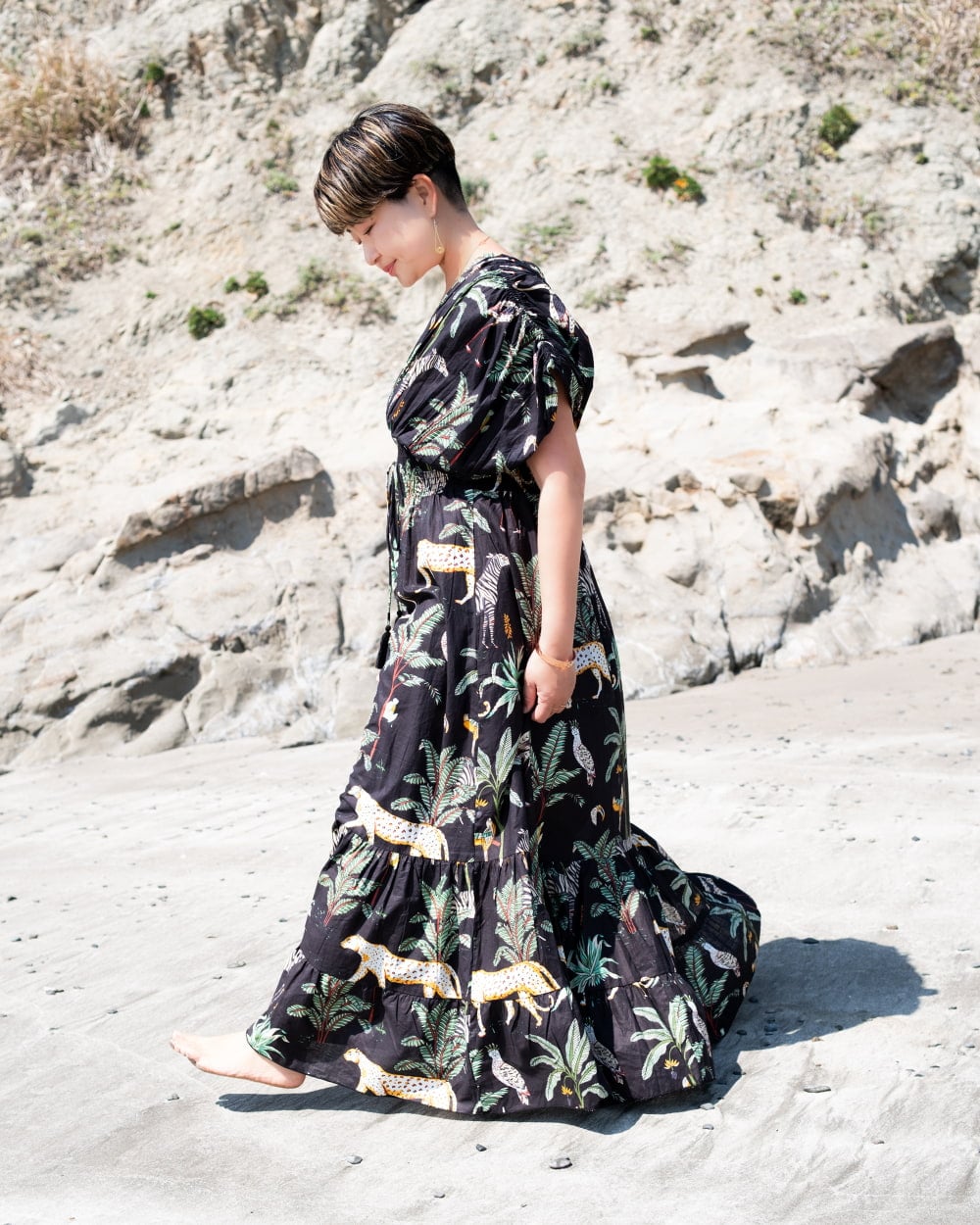大胆なデザインが魅力的 ボヘミアンマキシドレス フレアワンピース ロング丈6枚目の説明写真です