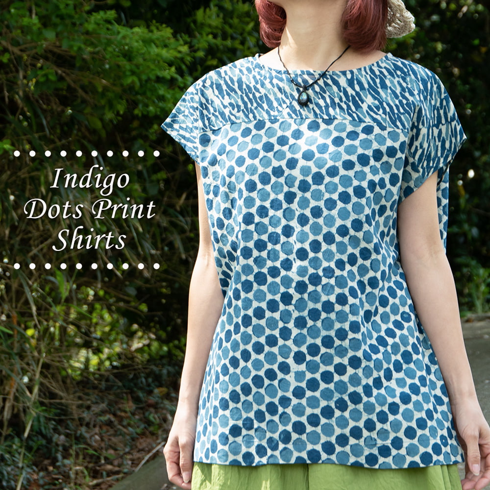 インディゴのろうけつ染めが美しい ドット柄のフレンチスリーブシャツ1枚目の説明写真です