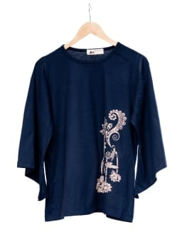 ロータスプリントのコットンベルスリーブTシャツの個別写真