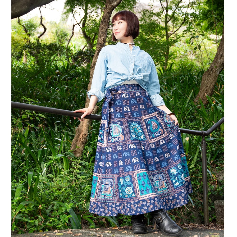 インド伝統柄が美しい　コットンラップスカート-マキシ丈2枚目の説明写真です