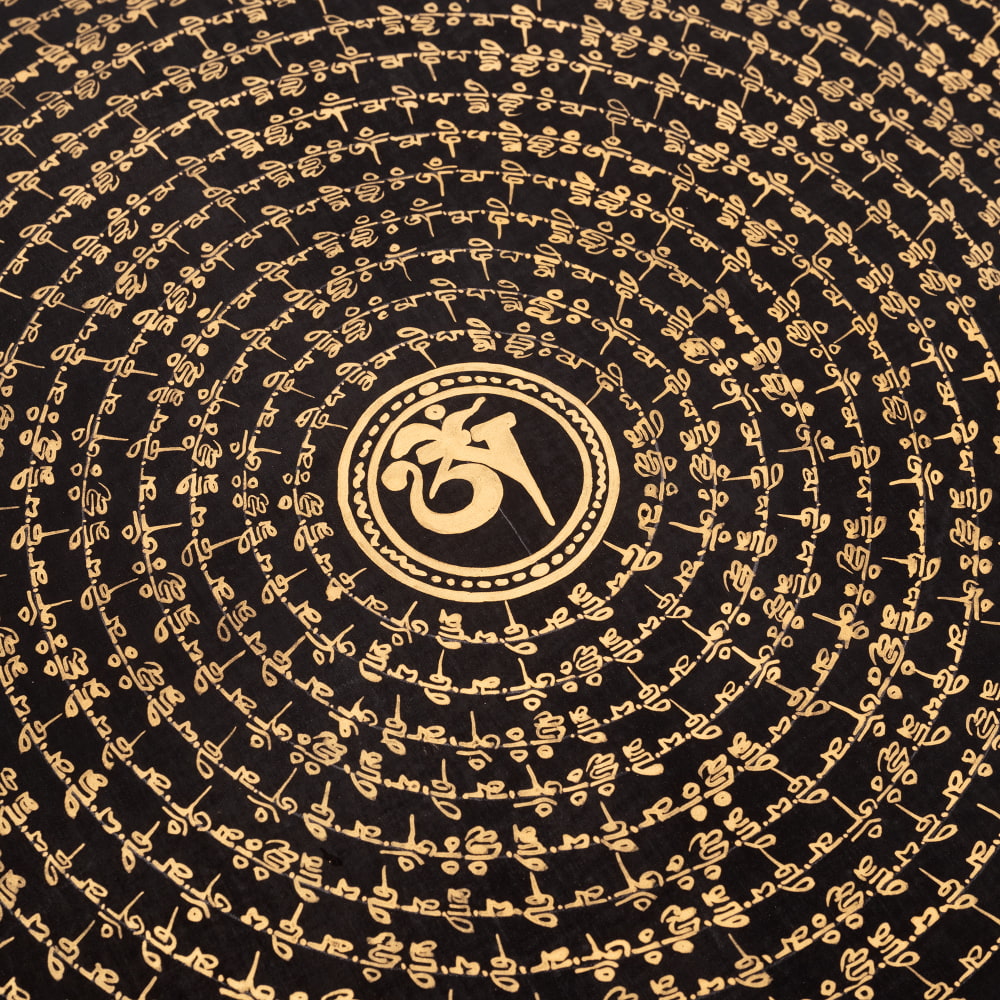 〔一点物〕タンカ - オーン種子曼荼羅[56cm x 56cm]2枚目の説明写真です