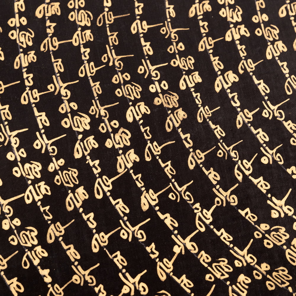 〔一点物〕タンカ - オーン種子曼荼羅[56cm x 56cm]3枚目の説明写真です