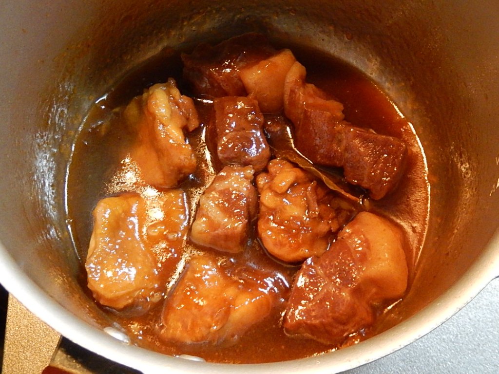 フィリピンの肉のアドボのレシピ Tirakita レシピ