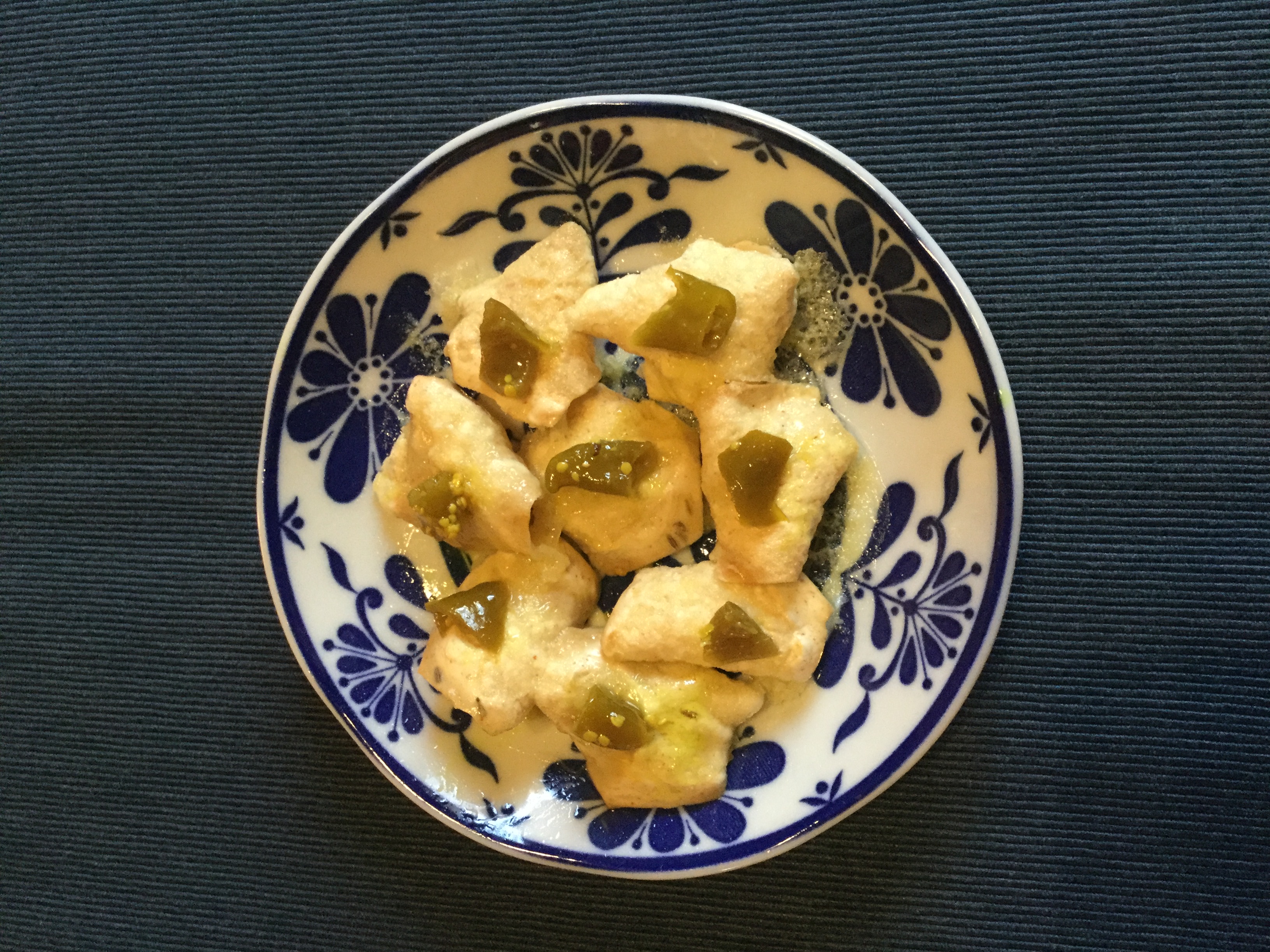 ホットチリ チーズ パパドの写真