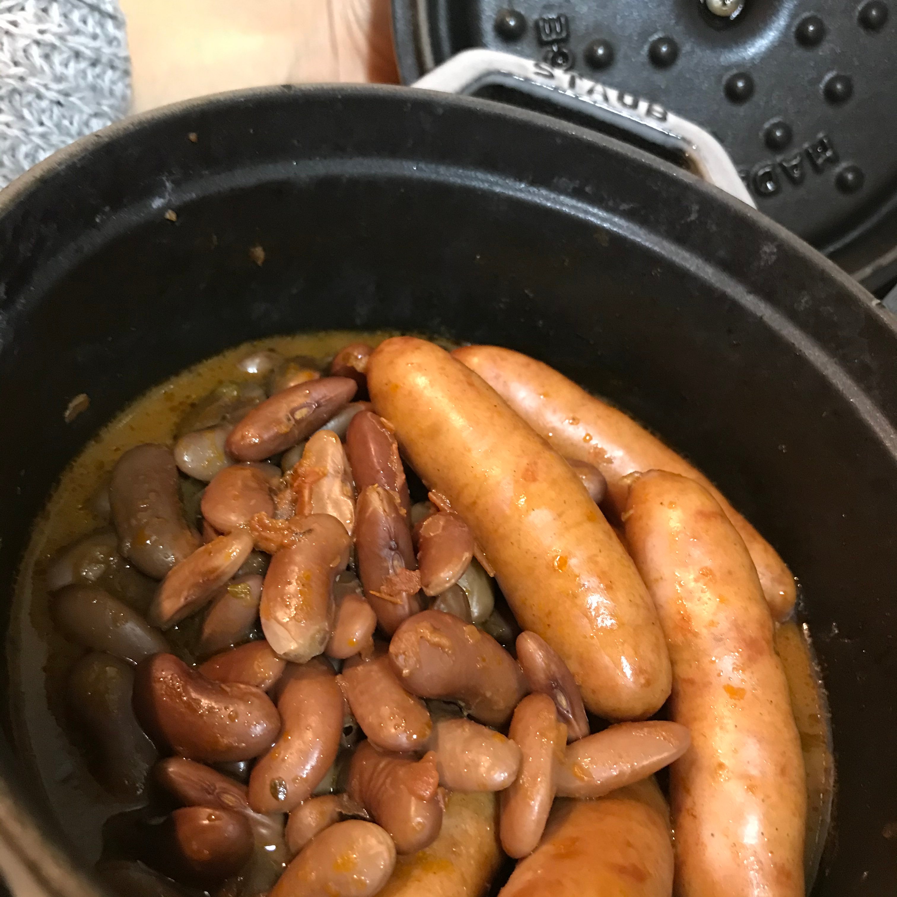 いんげん豆とソーセージのカスレの写真