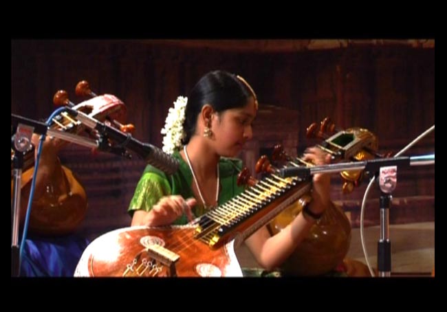 Vara Veena Mrudupani - 南インド古典ヴィーナの教則[DVD2枚組] 4 - 