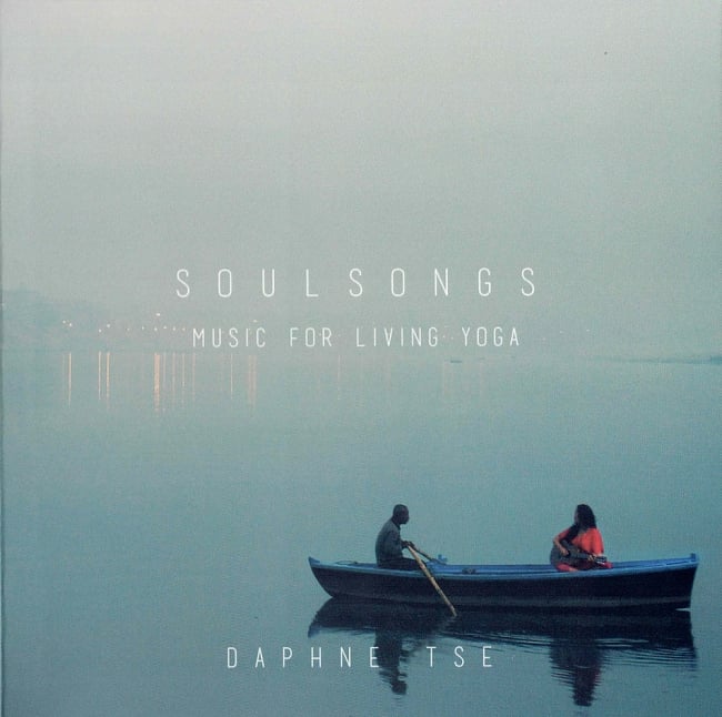 〔Songbook付き〕SOUL SONGS - MUSIC FOR LIVING YOGA - Daphne Tse[CD]の写真1枚目です。ジャケットの表面ですキールタン,YOGA CD,Kirtan CD,癒やし CD