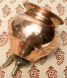 コック付きシロダーラ[高さ：15cm x 横幅：11cm　容量：700ml程度]【フック用穴あきタイプ】の商品写真