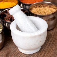 大理石のスパイスグラインダー 小 【高さ:6.5cm程度 直径:6.5~7.5cm程度】