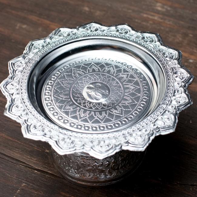 タイのお供え入れ-シルバー・大 2 - 上からの写真です。もちろん、お供え用だけではなく、果物を置いたり様々な用途にご使用いただけます。