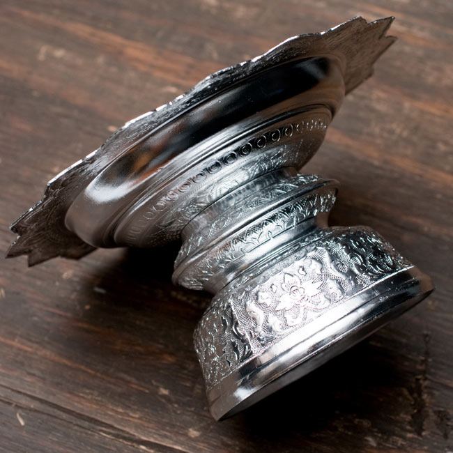 タイのお供え入れ-シルバー・大 4 - 横からの写真です