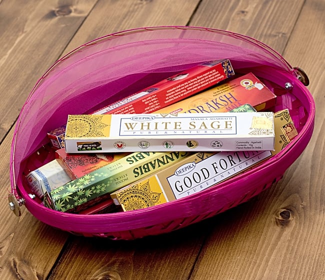 ネット付きアジアン籠 楕円・中 グリーン 8 - お香のストックを入れておいても素敵ですね!※こちらは実際のお色と異なります。