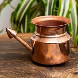 ネティポット　鼻うがい（鼻水差し）[ 約340ml 直径：約8cm 高さ：約9cm]