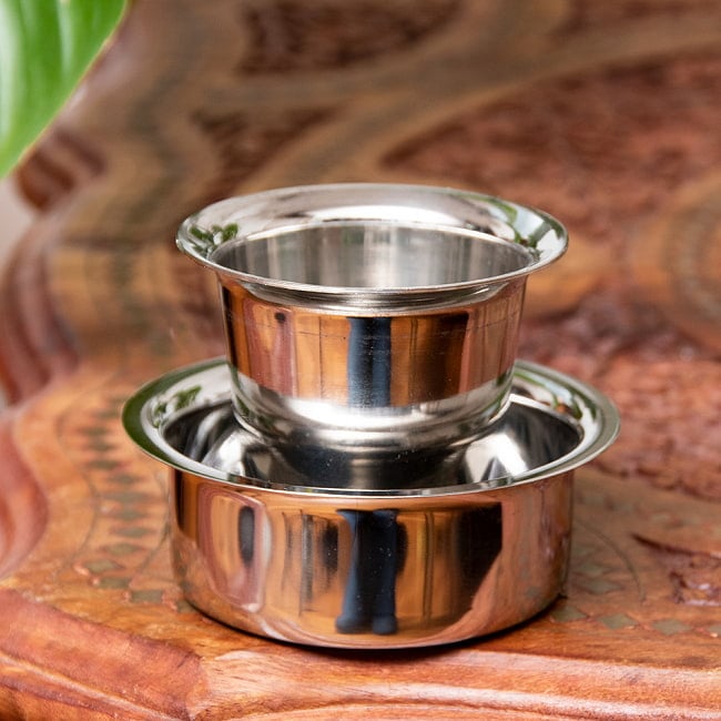 南インドのコーヒーカップとソーサーセット〔直径:約7cm〕の写真カップ,コーヒー　カップ,コップ,コーヒー,ステンレス　食器,コーヒー