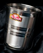 ステンレスのチャイカップ[中:直径約6.5cm×高さ約7.5cm]