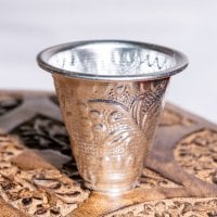 インド伝統唐草エンボスのアルミコップ【高さ:約7.2cm 約100ml】