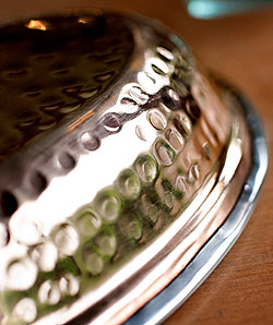 【冷めにくい！二層式】インドのステンレスと銅製　オーバルプレート[約18.5cm×13cm] - サブ4