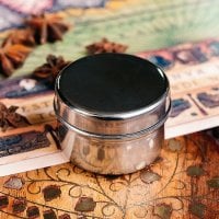 ステンレスのマサラケース・小物入れ[約5cm×約3.5cm　約50ml]