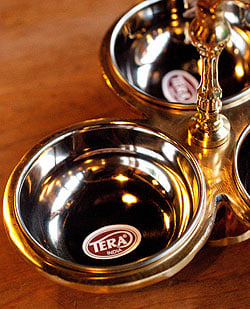 持ち手付き！インドのピクルスホルダー【槌目仕上げのスプーンおまけ付き】 - サブ2