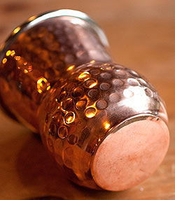 インドの鎚目付き銅装飾コップ【高さ：12cm×直径：8.8cm 約400ml】 - サブ4