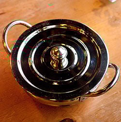 【蓋と持ち手付き】ハンディ - インドの鍋【直径約17.5cm】 - サブ2