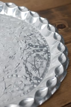 インド伝統唐草エンボスのアルミターリー【直径：36.5cm】 - サブ3