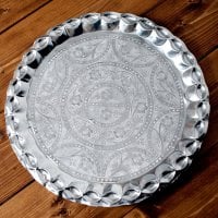 インド伝統唐草エンボスのアルミターリー【直径:36.5cm】