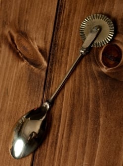 ［非食器］ブラス製 Shankarpali(シャンカルパリ)カッター付きスプーン  - サブ4