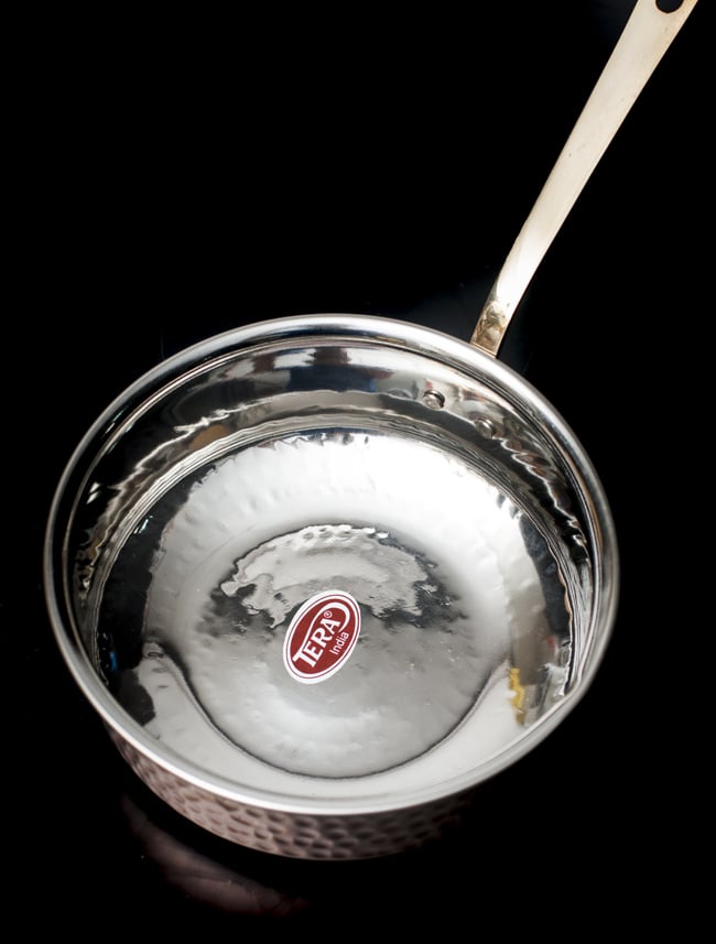 槌目付き 銅装飾のロイヤルソースパン(16.5cm×5cm) 3 - 上から見てみました。