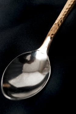 銅装飾槌目仕上げティースプーン　ステンレス製　約14.2cm - サブ3