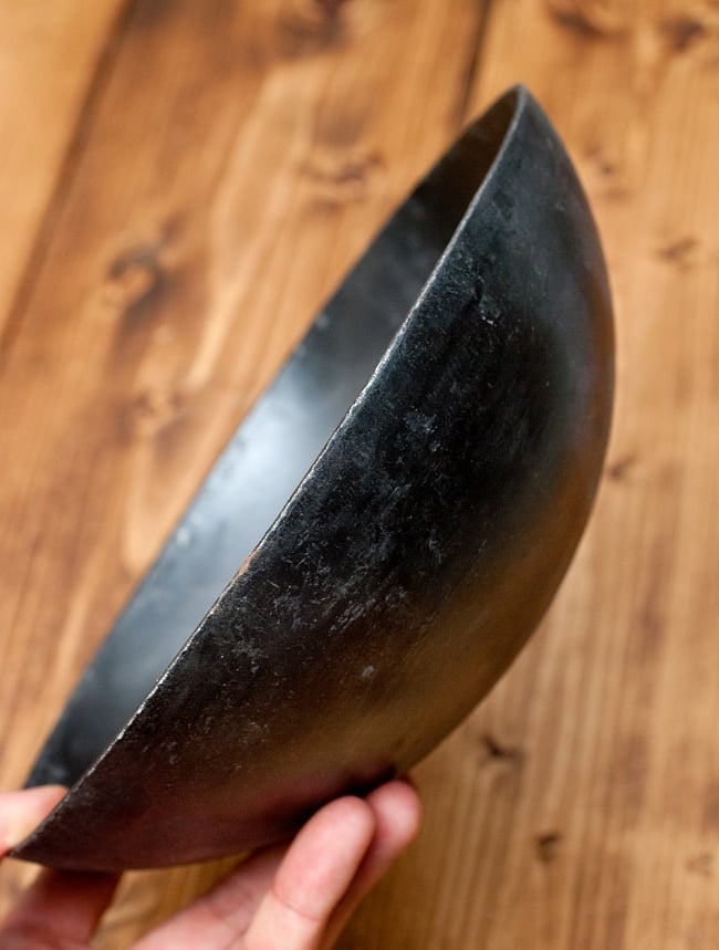 メヘンディボウル　ヘナパウダーを混ぜる鉄鍋【約:21cm】 4 - 横からの写真です