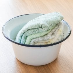 印度琺瑯 アンティーク調のホーロー 多目的ボウル - 外径25cm程度(ID-TBLWR-711)