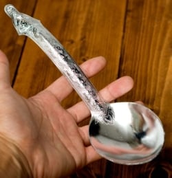 エンボスが美しい伝統サーバースプーン[27cm] - サブ5