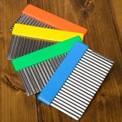 色彩豊かなタイの細切りスライサー付きジグザグカッター - サブ5