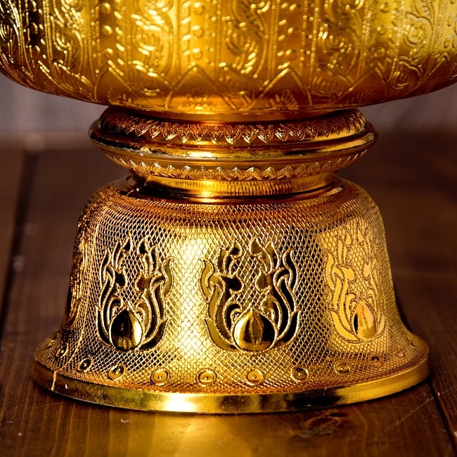 タイのお供え入れ 飾り器 ゴールドとシルバー〔高さ:約17cm 直径:約19.7cm〕 3 - 