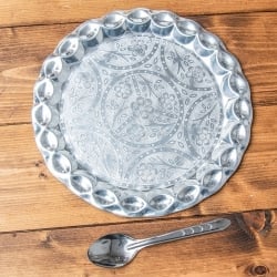 インド伝統唐草エンボスのアルミターリー【直径：28.5cm】 - サブ5