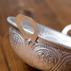 インド伝統唐草エンボス　カダイ風取っ手付きアルミボウル【直径：約14cm】 - サブ3