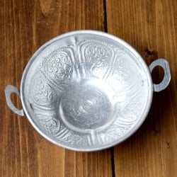 インド伝統唐草エンボス　カダイ風取っ手付きアルミボウル【直径：約14cm】 - サブ5