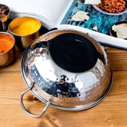 槌目装飾仕上げのステンレスカダイ[装飾持ち手付]サービングパン　食器・お皿（直径：約17.3cm） - サブ3