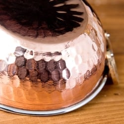 槌目銅装飾仕上げのステンレスカダイ[装飾持ち手付]サービングパン　食器・お皿〔約14cm 約530ml〕 - サブ5