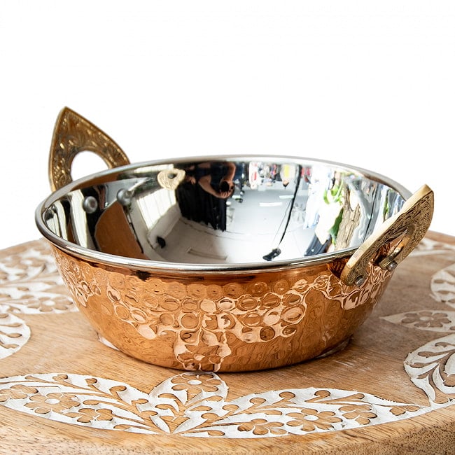 槌目銅装飾仕上げのステンレスカダイ〔たっぷりめ約480cc〕の写真1枚目です。槌目仕上げが美しいカダイです。
カダイ,インド 鍋,装飾　食器,銅 食器,インド料理,エスニック料理,カレー