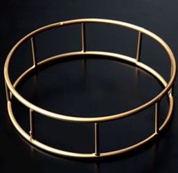 金色のメタルワイヤー飾り皿用置き台[直径:18cm]の商品写真