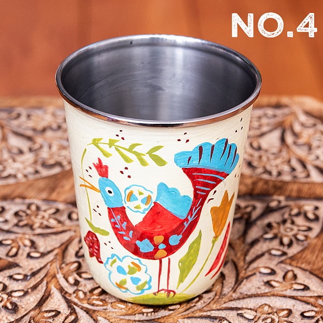 どこか懐かしいレトロテイスト　手描きカシミールペイントのチャイカップ[直径：約6.4cm x 高さ：約7.5cm ]　 12 - デザイン：No.4