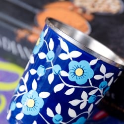 どこか懐かしいレトロテイスト　手描きカシミールペイントのチャイカップ[直径：約6.4cm x 高さ：約7.5cm ]　 - サブ4