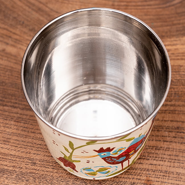 どこか懐かしいレトロテイスト　手描きカシミールペイントのチャイカップ[直径：6.4cm x 高さ：7.5cm ] - 鳥模様 7 - 中はステンレスのままなので、安心してご使用いただけます。