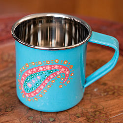 どこか懐かしいレトロテイスト　手描きカシミールペイントのマグカップ[直径：8cm x 高さ：7.9cm ] - 水色ペイズリーの商品写真