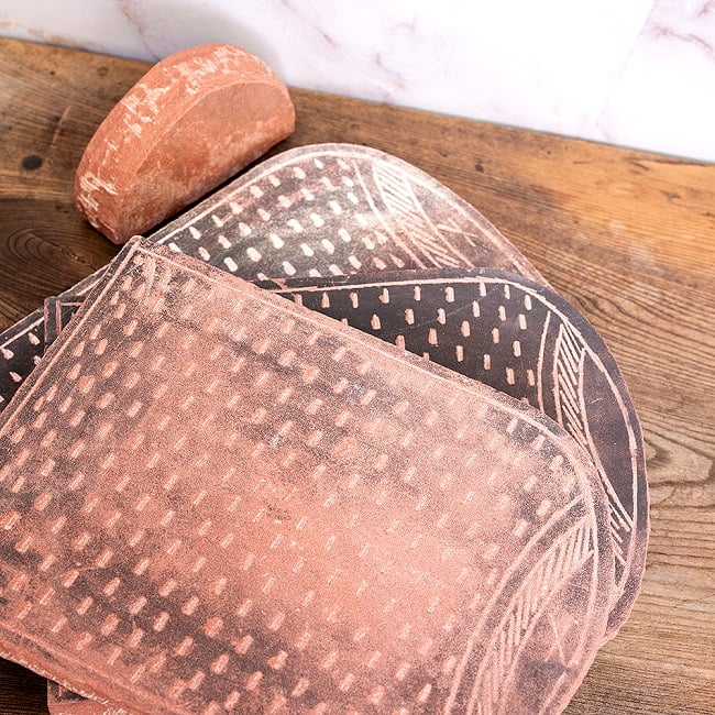 インド伝統の石製マサラ潰しの選択用写真